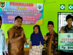 Pemdes Sukamulya Salurkan BLT-DD Tahap 2, Prioritaskan Lansia dan Warga Tak Mampu
