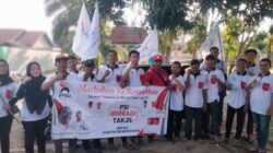 Aksi Nyata di Bulan Ramadhan, PSI Musi Rawas Bagikan Takjil untuk Pengguna Jalan