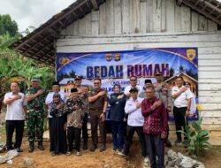 Wujudkan Hunian Layak, Polres Musi Rawas dan Pemkab Mura Bedah 2 unit Rumah di Srimulyo dan M.Sitiharjo