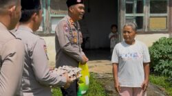 Polri Hadir untuk Masyarakat, Sat Binmas Polres Musi Rawas Gelar Bakti Sosial di Purwodadi