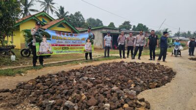 Kapolda Sumsel Perintahkan Polres Musi Rawas gandeng Nahdlatul Ulama Perbaiki Jalan Berlubang di Megang Sakti.